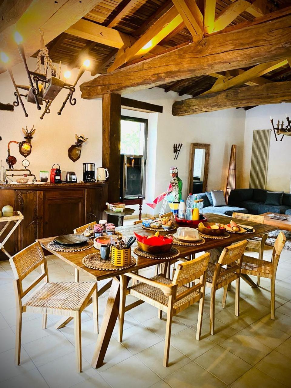 Le Moulin Du Guy, Proche Du Puy Dufou Bed and Breakfast Chanverrie Exteriör bild
