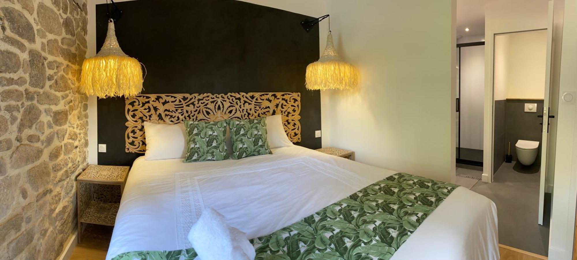 Le Moulin Du Guy, Proche Du Puy Dufou Bed and Breakfast Chanverrie Exteriör bild