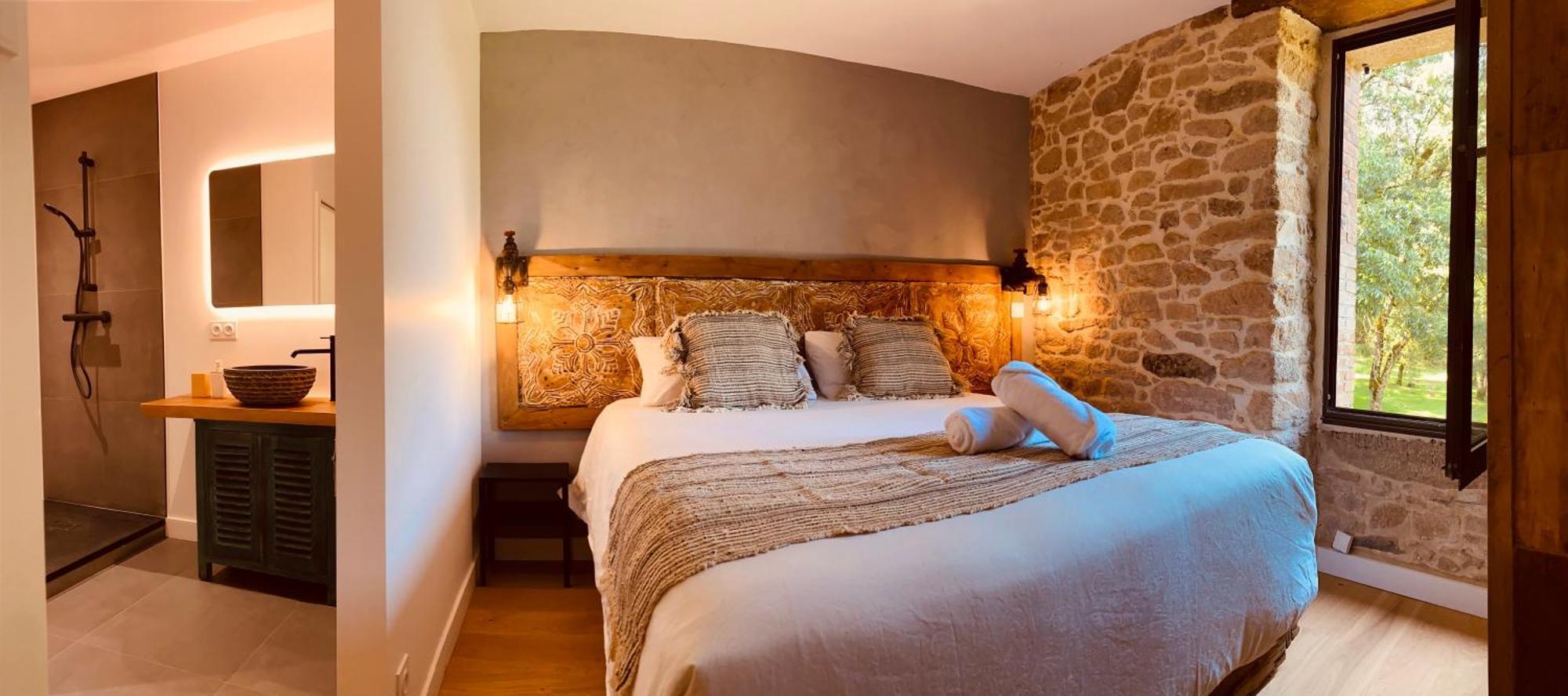 Le Moulin Du Guy, Proche Du Puy Dufou Bed and Breakfast Chanverrie Exteriör bild